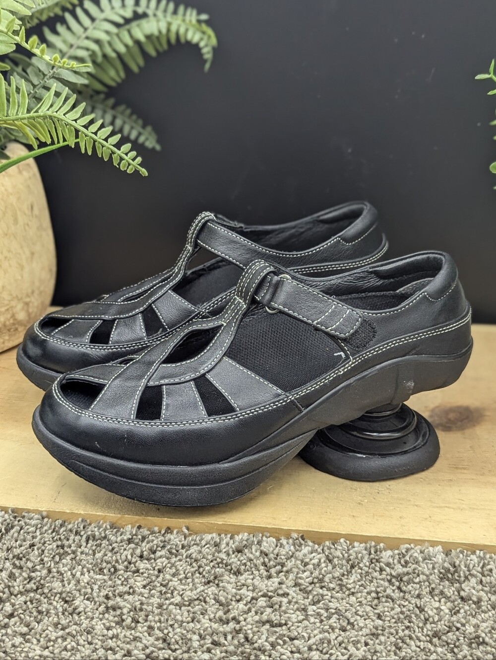 Z-Coil Pain Relief Women's Size 6 Mary Jane Walking Comfort Shoes